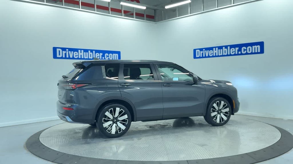 Used 2025 Mitsubishi Outlander SE SUV