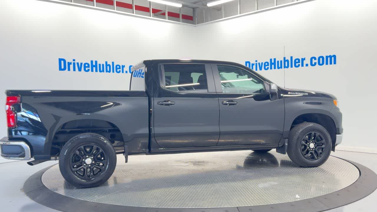 2024 Chevrolet Silverado 1500 LT photo 2