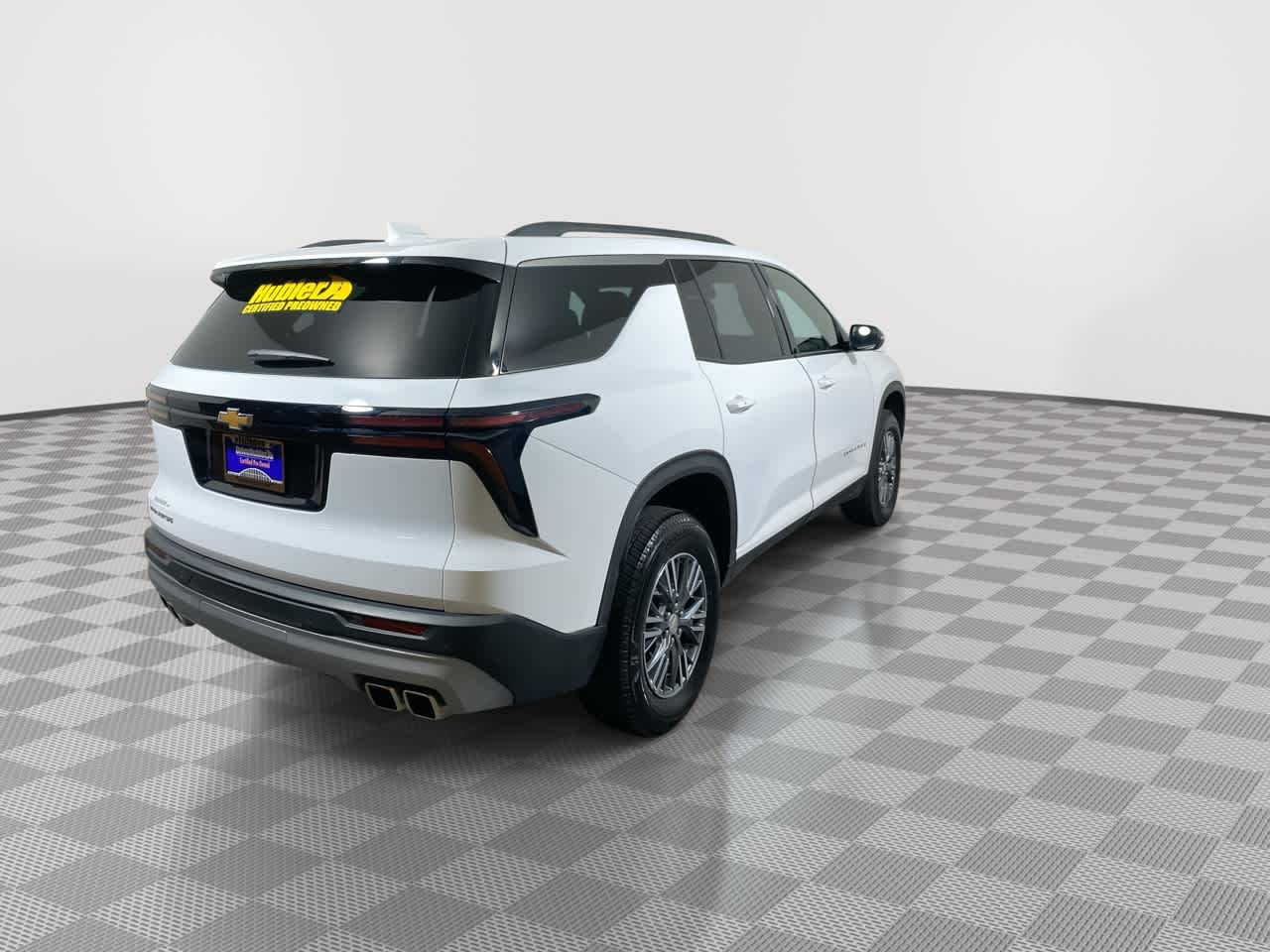 2025 Chevrolet Traverse photo 2