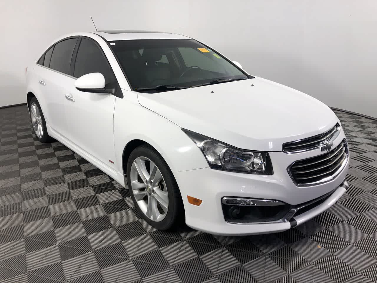 2015 Chevrolet Cruze LTZ photo 2