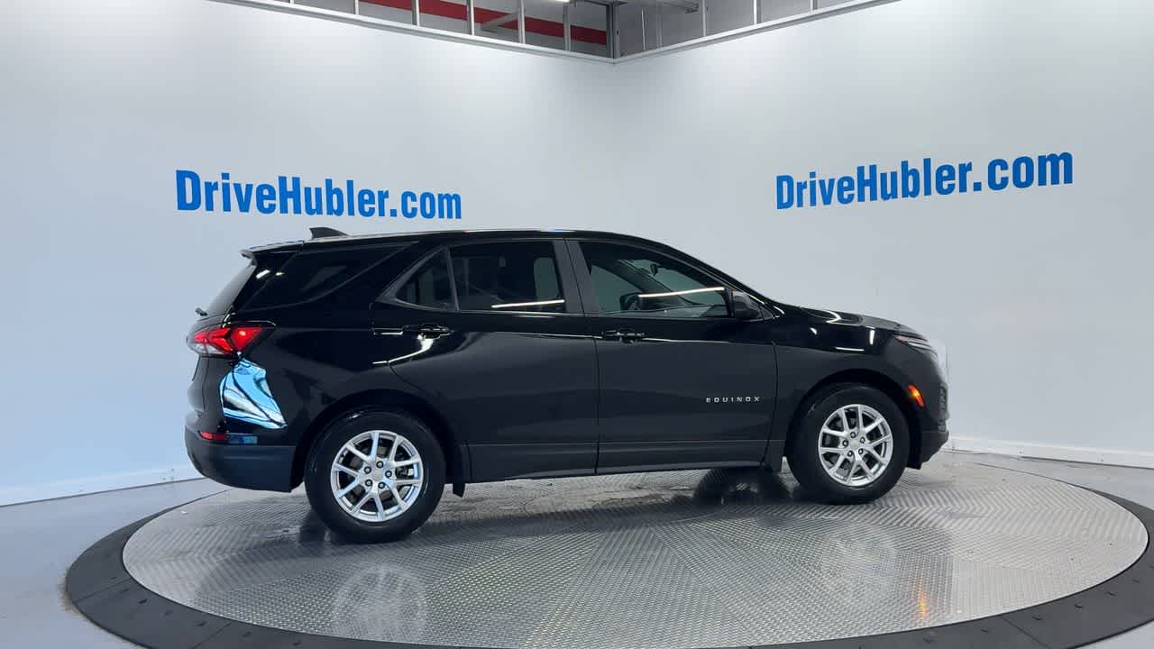 2022 Chevrolet Equinox LS photo 4