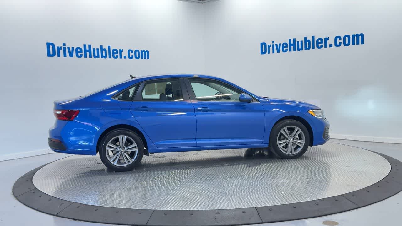 2024 Volkswagen Jetta SE photo 4