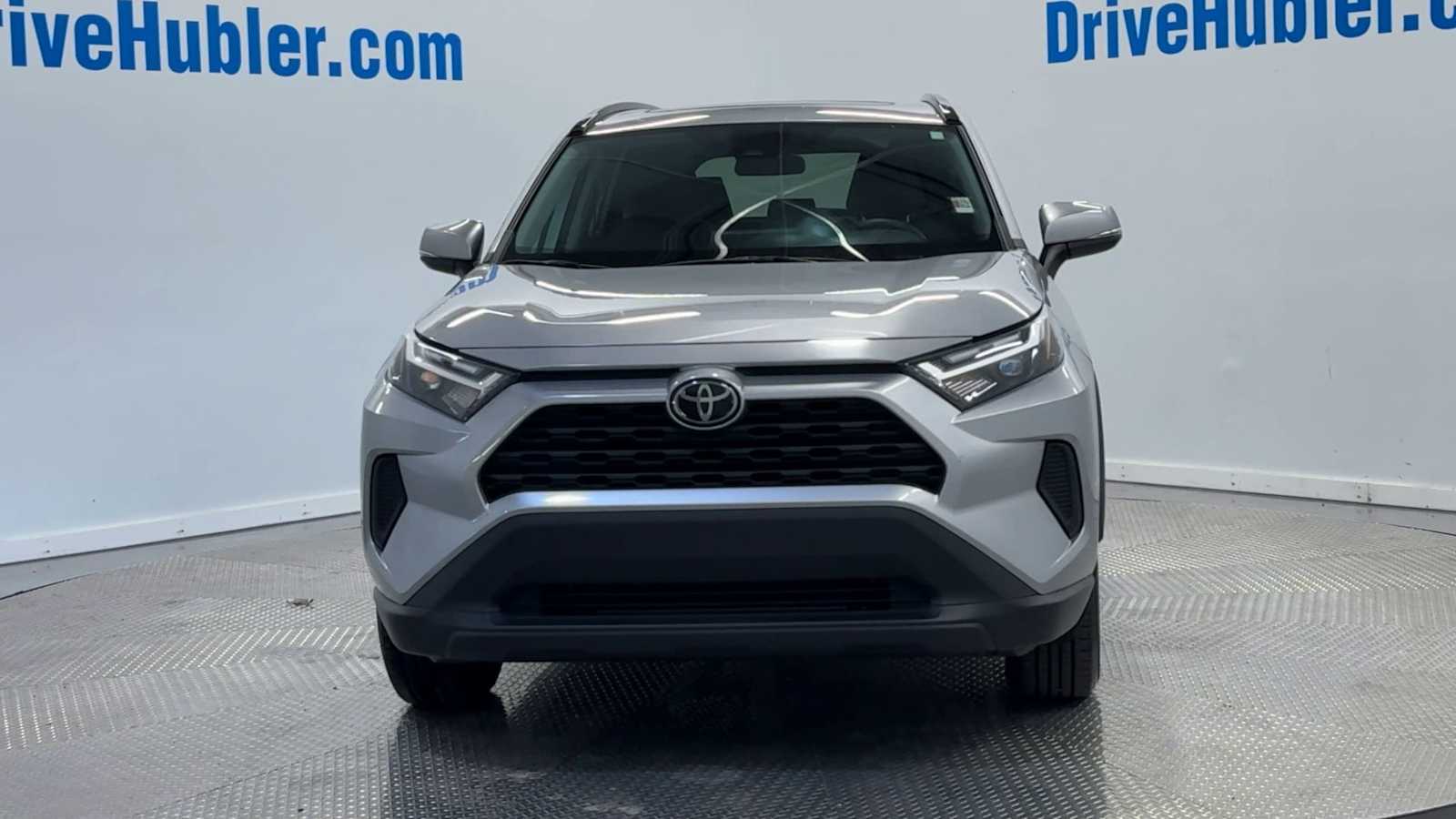 2024 Toyota RAV4 XLE photo 2