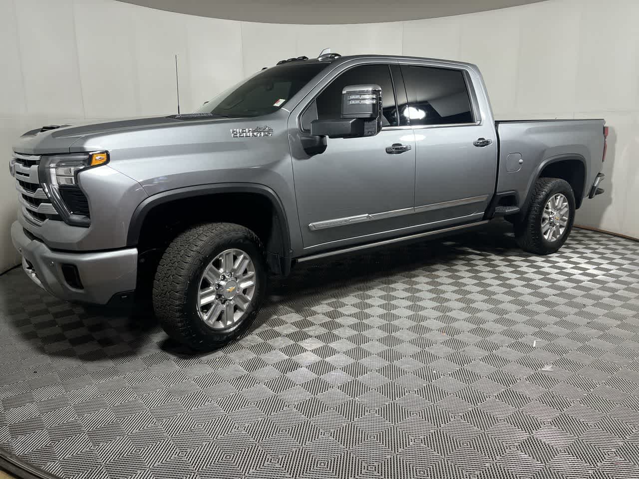 2025 Chevrolet Silverado 2500HD High Country photo 4