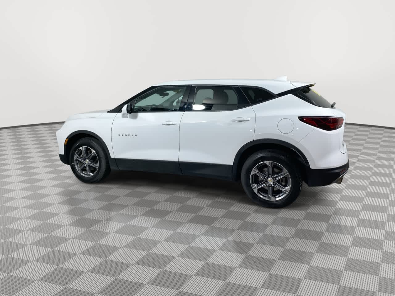 2023 Chevrolet Blazer 2LT photo 3
