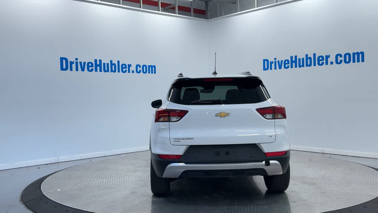 2023 Chevrolet Trailblazer LT photo 2