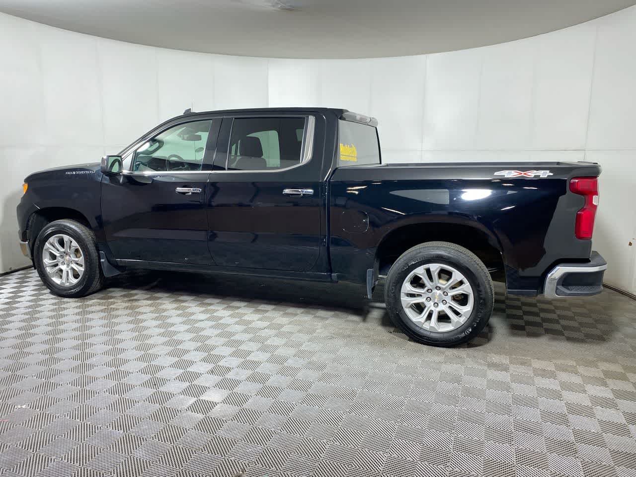 2023 Chevrolet Silverado 1500 LTZ photo 4