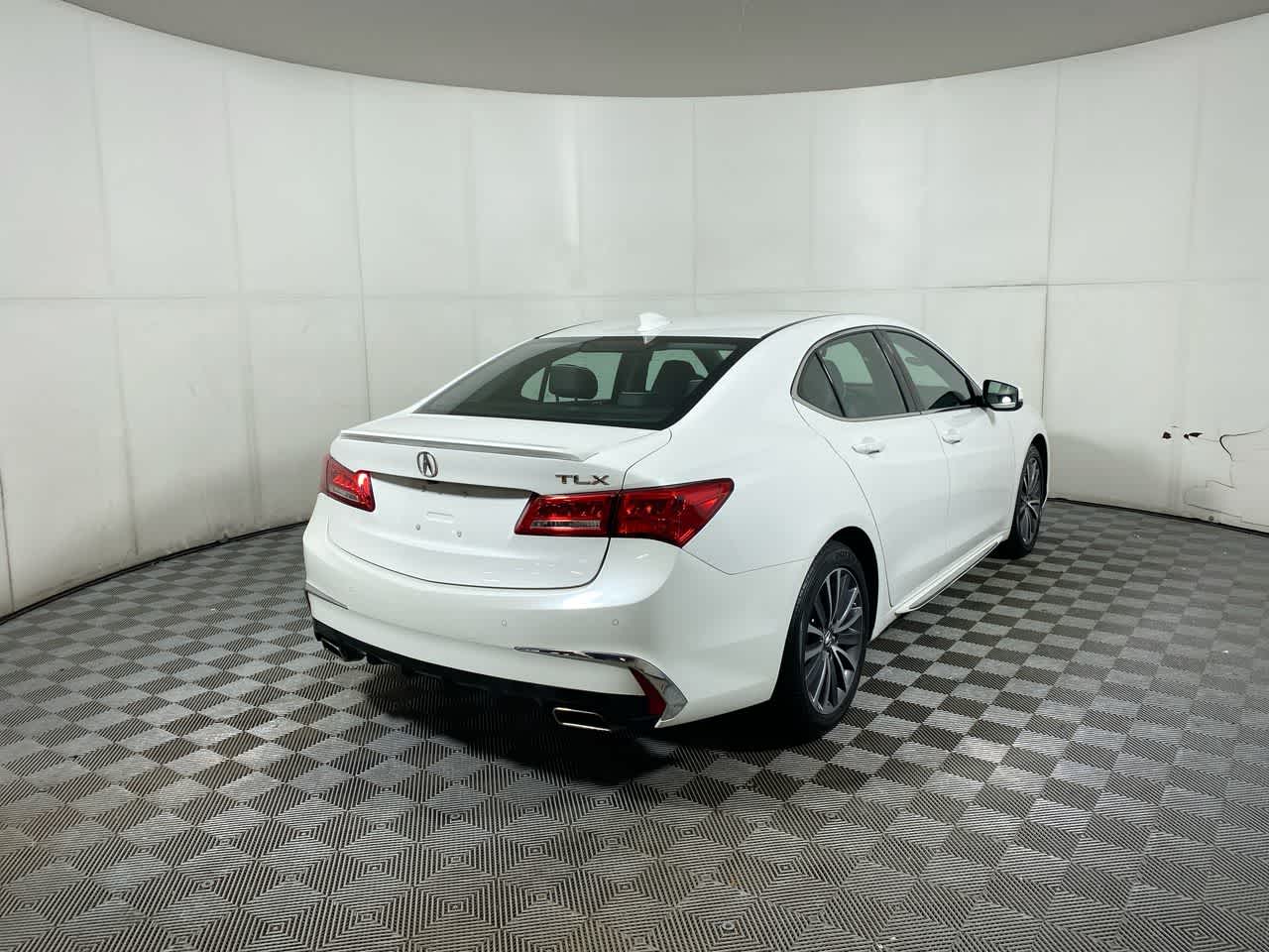 2018 Acura TLX Advance photo 2