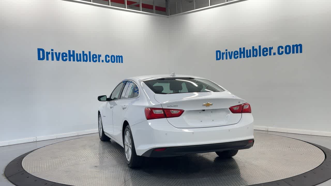 2024 Chevrolet Malibu 1LT photo 2
