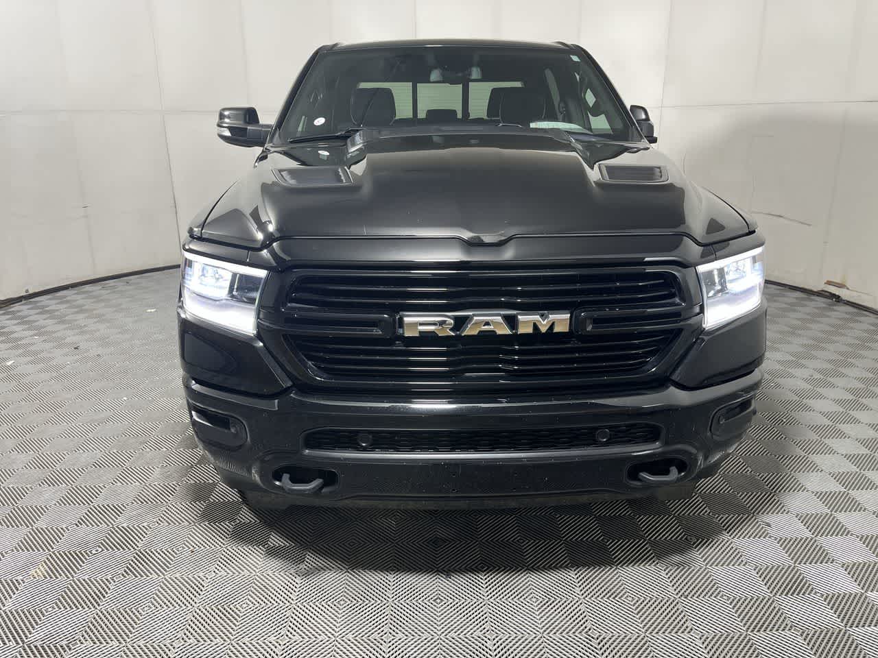 2019 Ram 1500 Laramie photo 3