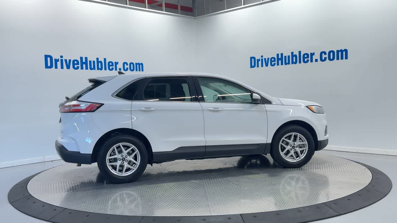 2024 Ford Edge SEL photo 3