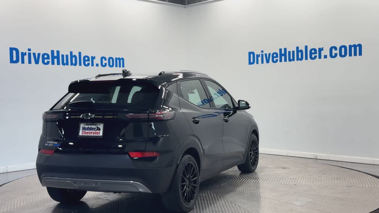 2023 Chevrolet Bolt EUV photo 2