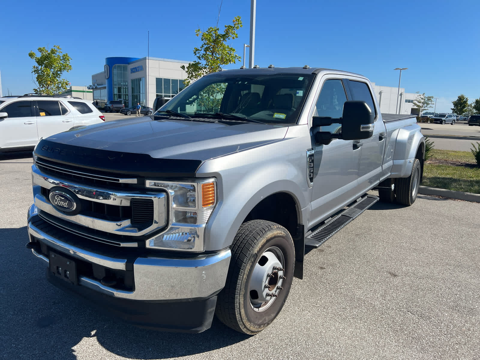 2020 Ford F-350 XLT photo 3