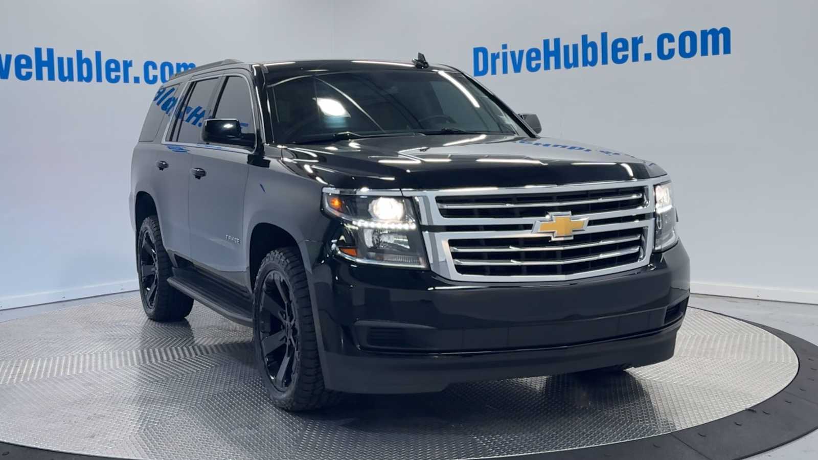 2019 Chevrolet Tahoe LS photo 2