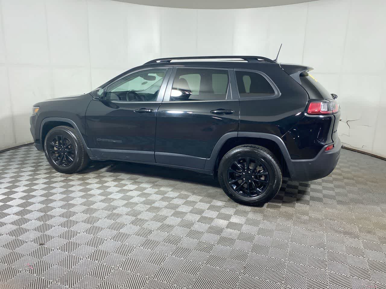 2023 Jeep Cherokee Altitude Lux photo 4