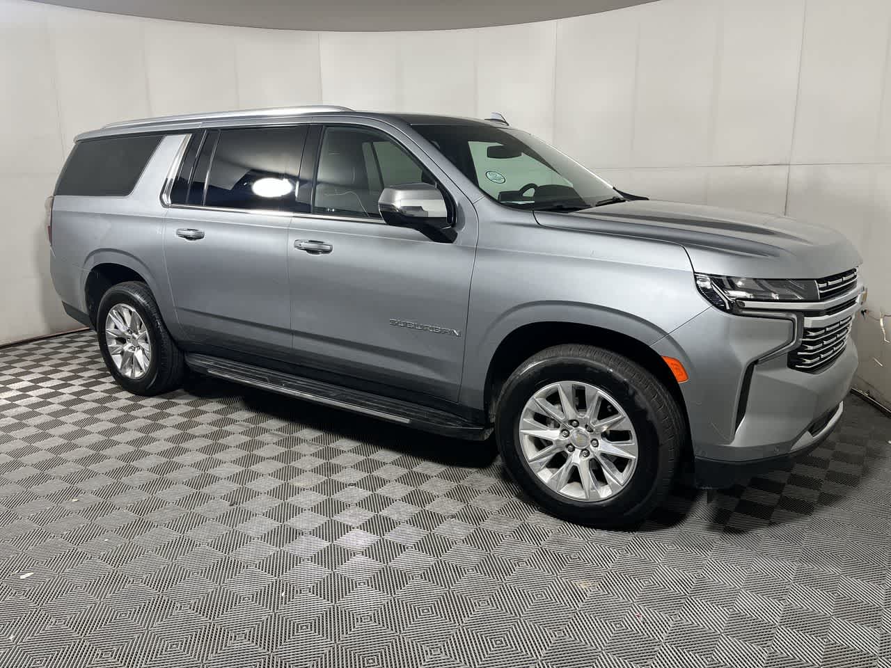 2024 Chevrolet Suburban Premier photo 3