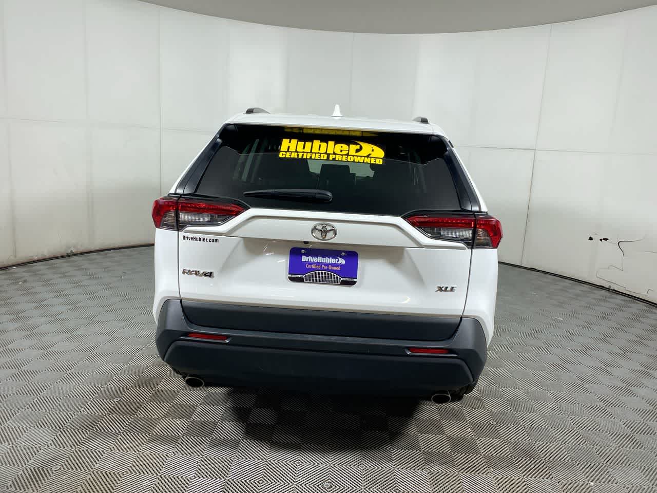 2024 Toyota RAV4 XLE photo 3