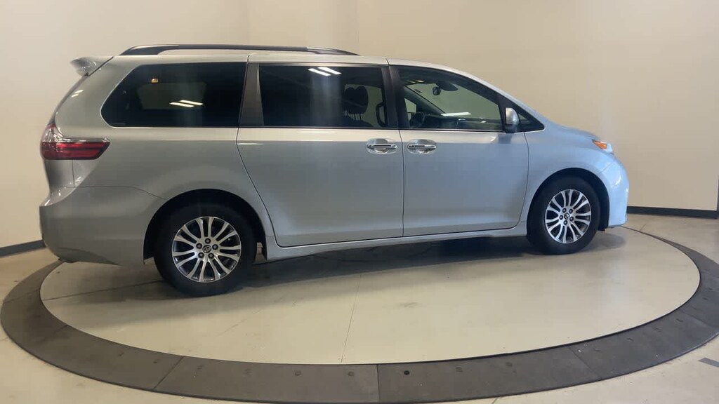 Used 2019 Toyota Sienna XLE Van
