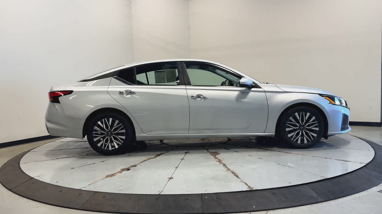 2023 Nissan Altima 2.5 SV photo 4