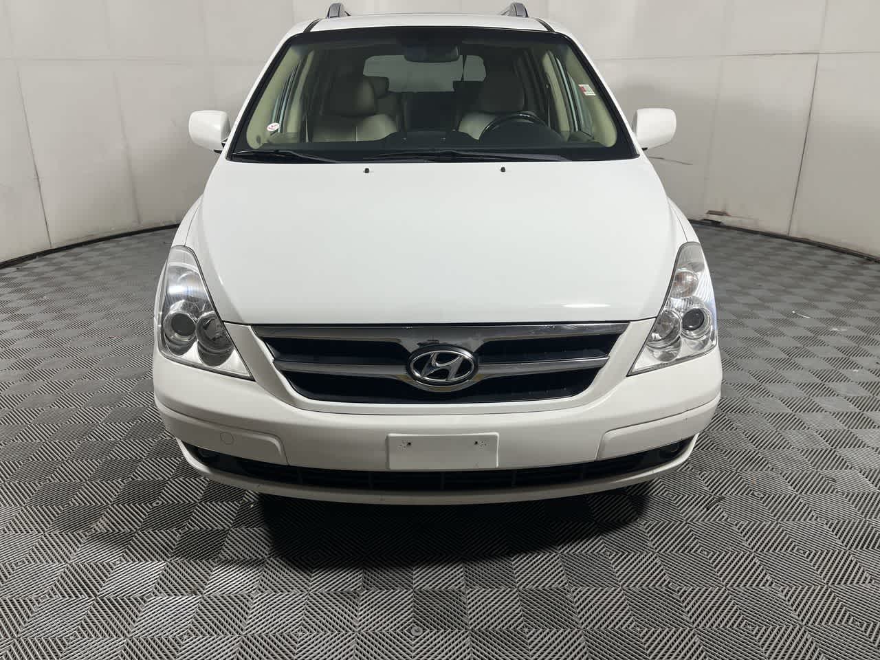 2007 Hyundai Entourage GLS photo 3