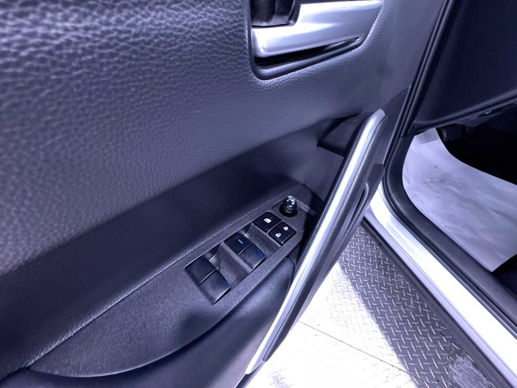 Used 2022 Toyota Corolla Cross XLE SUV