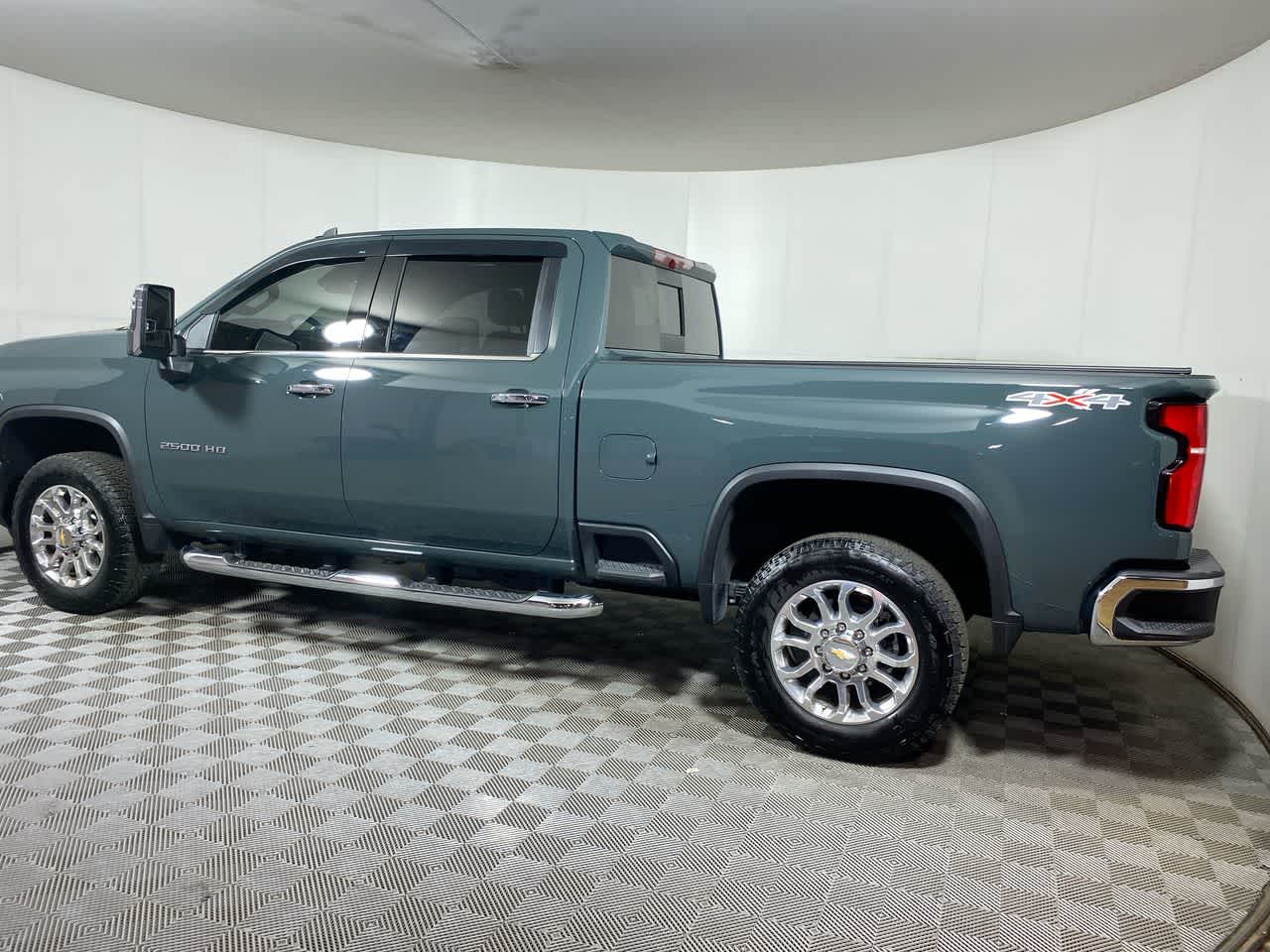 2025 Chevrolet Silverado 2500HD LTZ photo 3