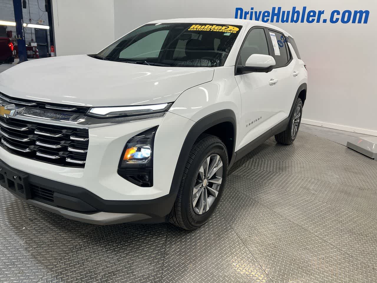 2025 Chevrolet Equinox LT photo 4