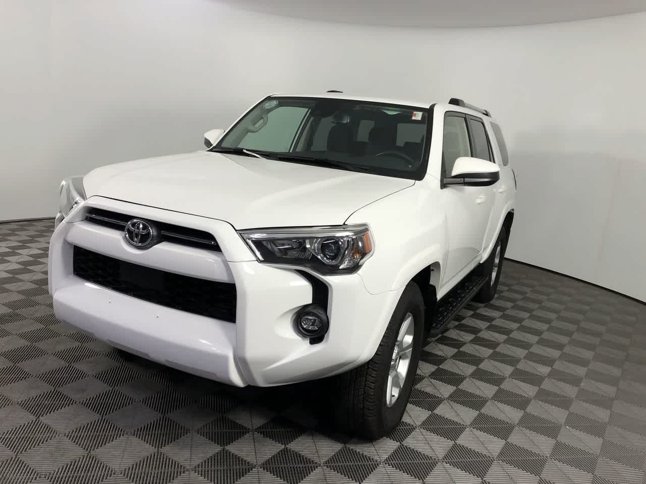 2024 Toyota 4Runner SR5 photo 4