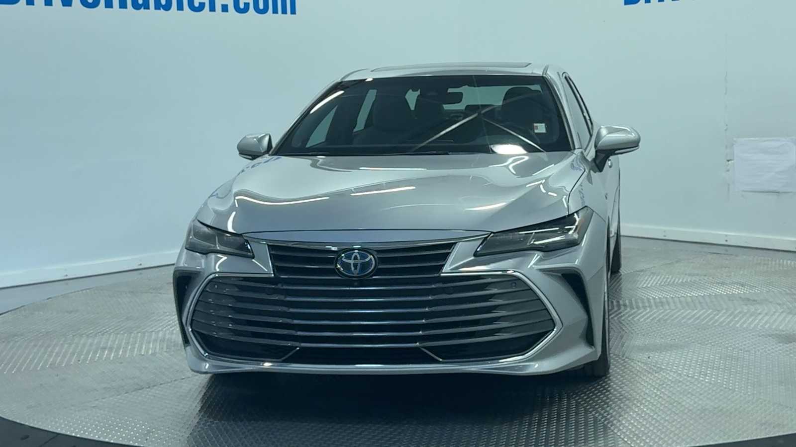 2020 Toyota Avalon Hybrid Limited photo 2