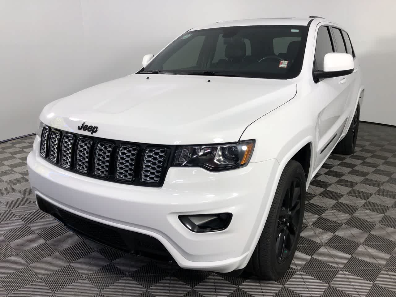 2020 Jeep Grand Cherokee Altitude photo 4