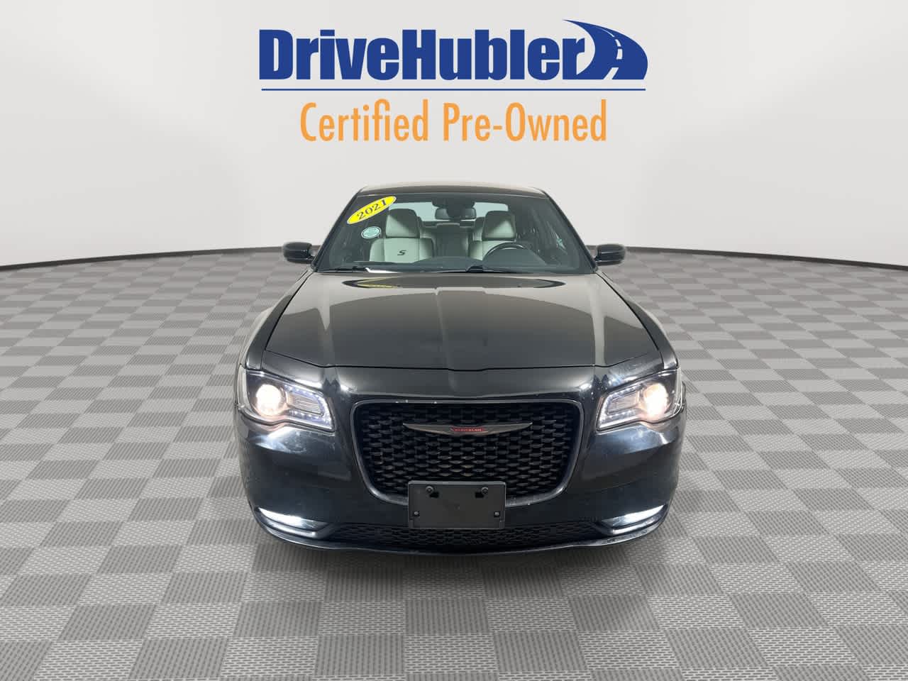 2021 Chrysler 300 photo 3