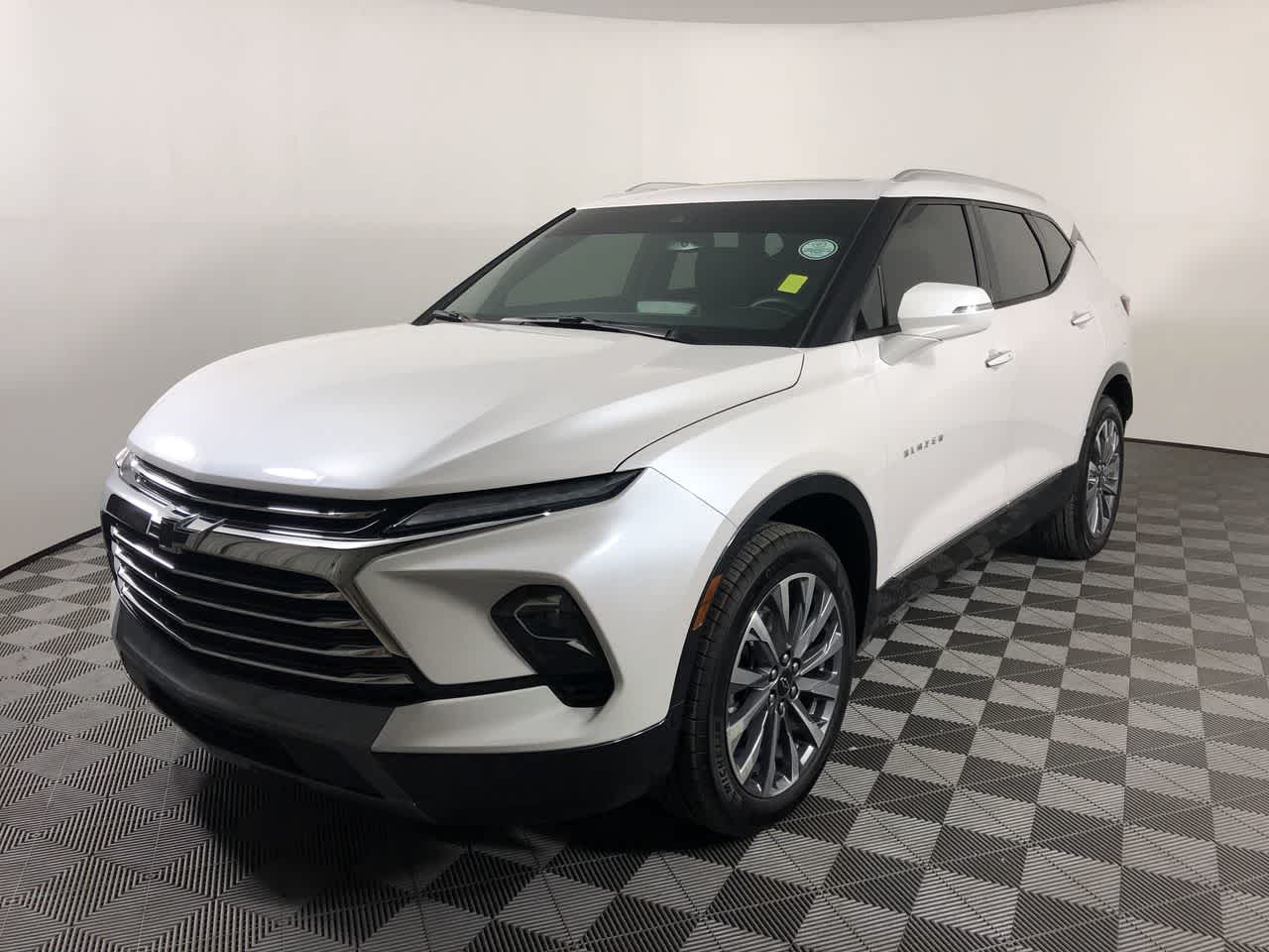 2025 Chevrolet Blazer Premier photo 4