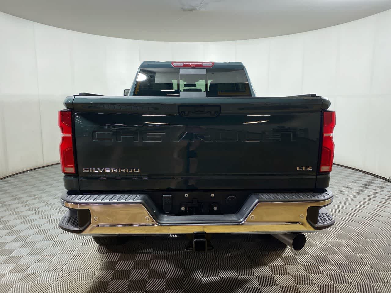 2025 Chevrolet Silverado 2500HD LTZ photo 2