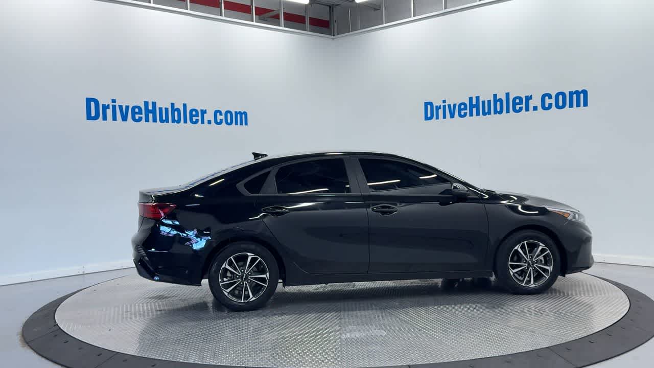 2023 Kia Forte LXS photo 3