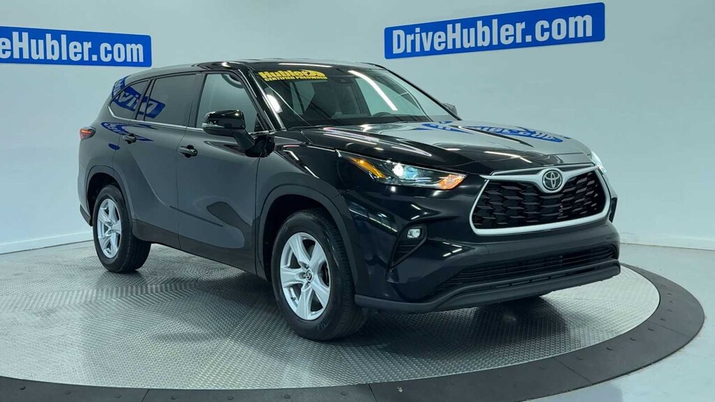 Used 2025 Toyota Highlander LE SUV