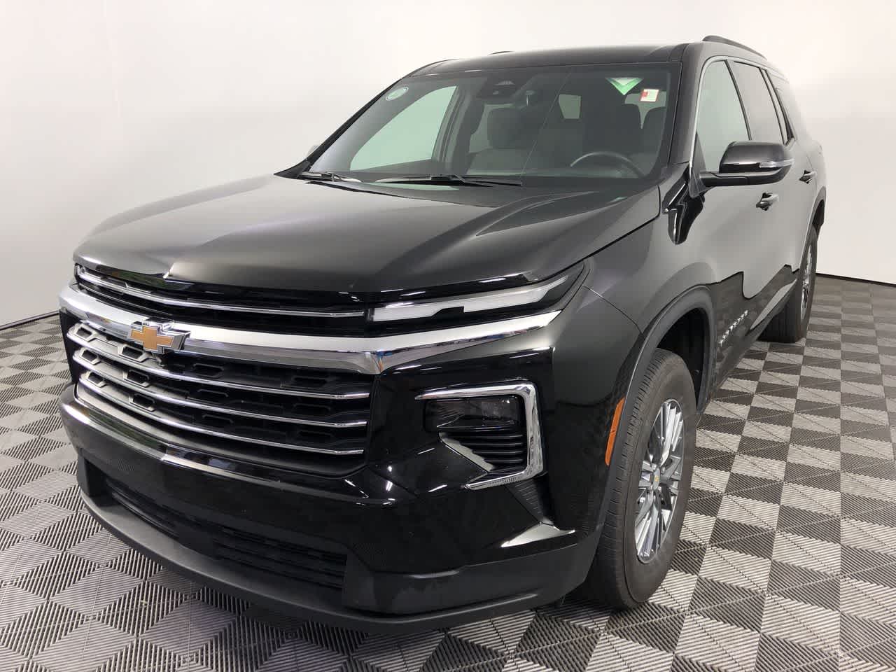 2025 Chevrolet Traverse photo 4