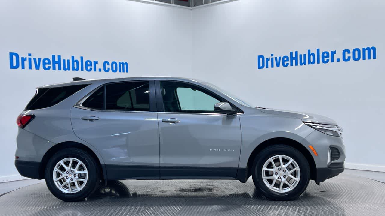 2023 Chevrolet Equinox LT photo 2
