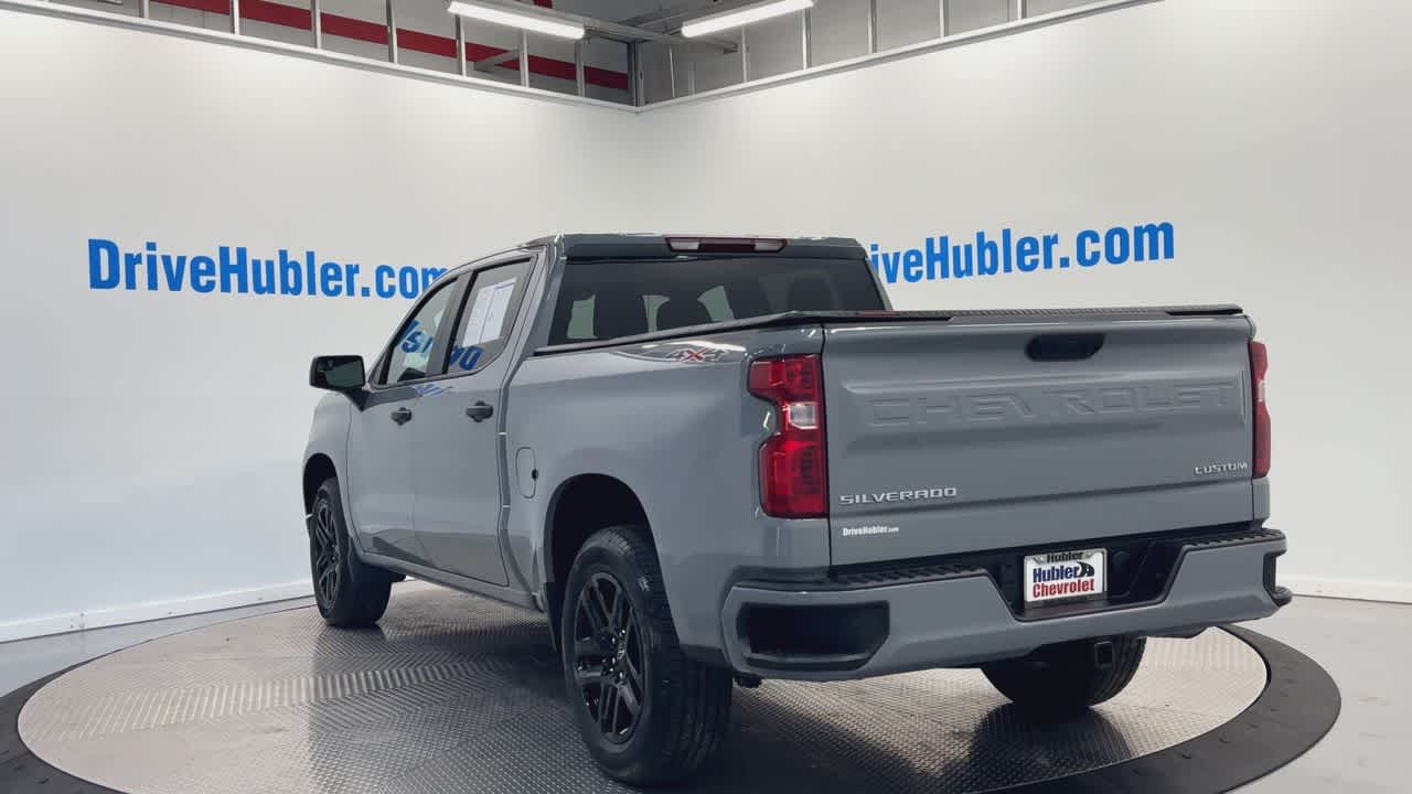 2024 Chevrolet Silverado 1500 Custom photo 2