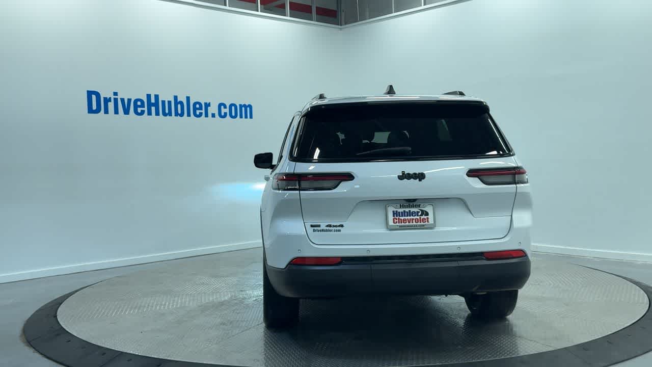 2023 Jeep Grand Cherokee Altitude photo 2