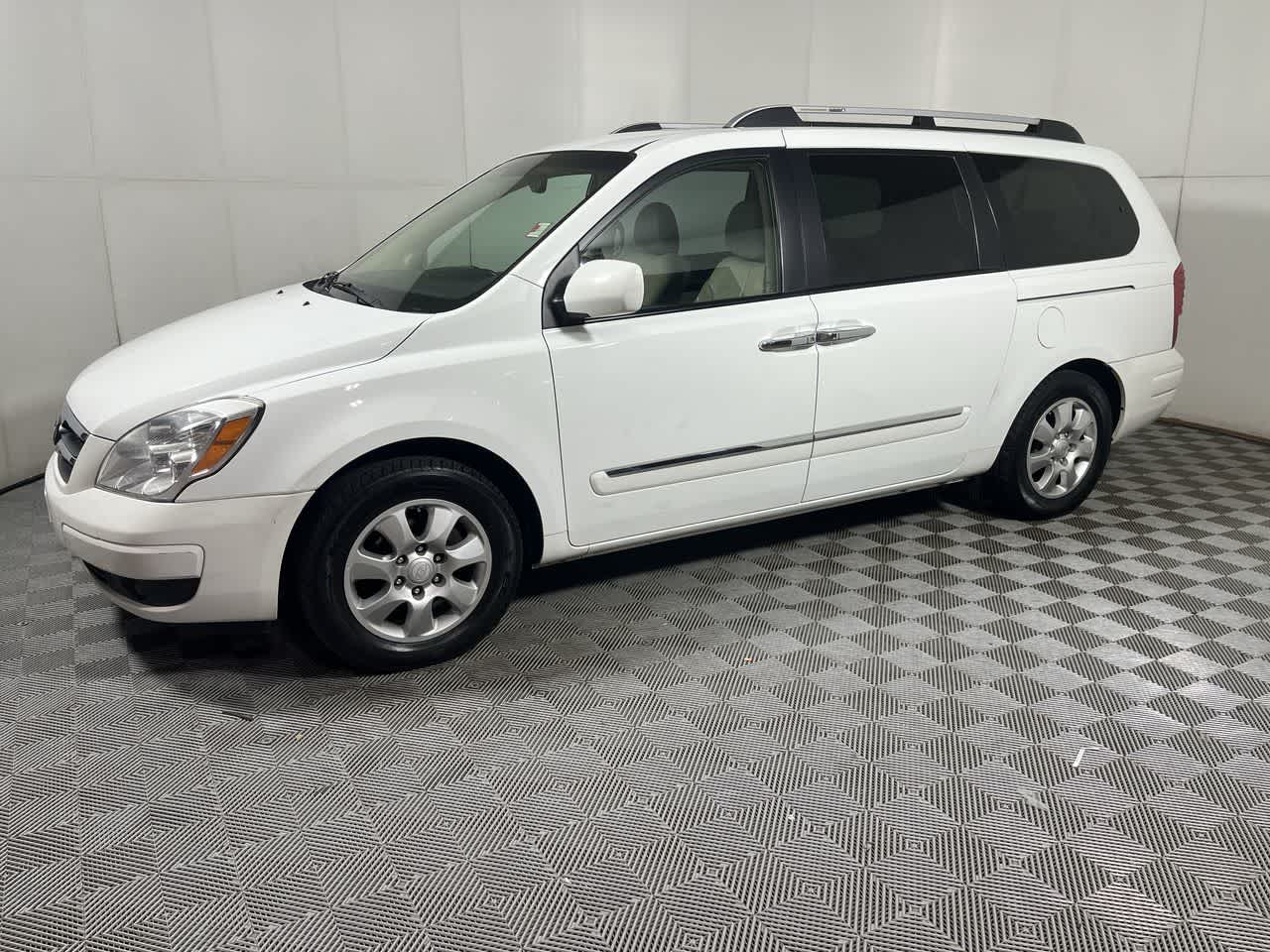 2007 Hyundai Entourage GLS photo 4