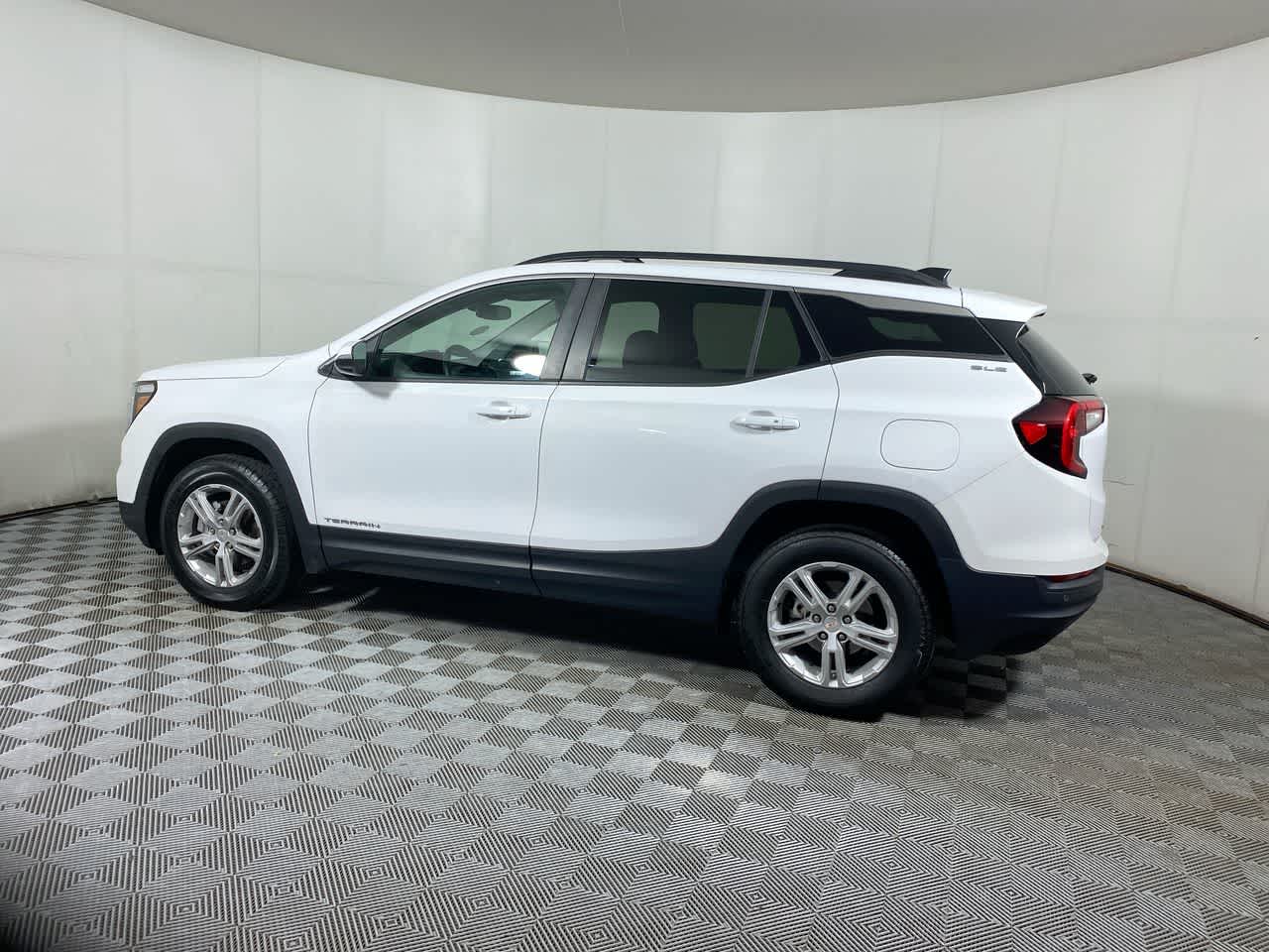 2023 Gmc Terrain SLE photo 4