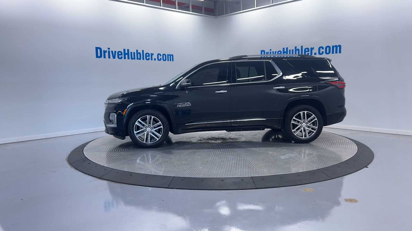 2023 Chevrolet Traverse High Country photo 2