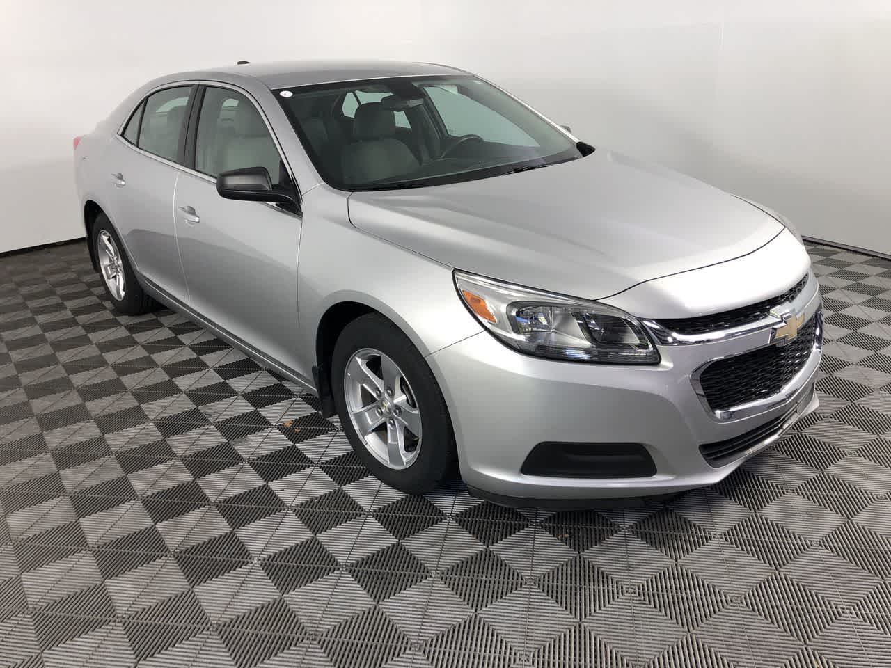 2015 Chevrolet Malibu LS photo 2