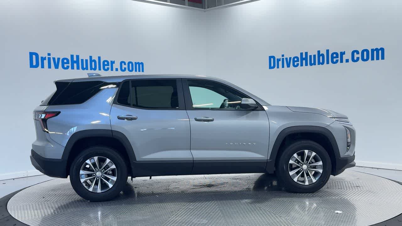 2025 Chevrolet Equinox LT photo 3