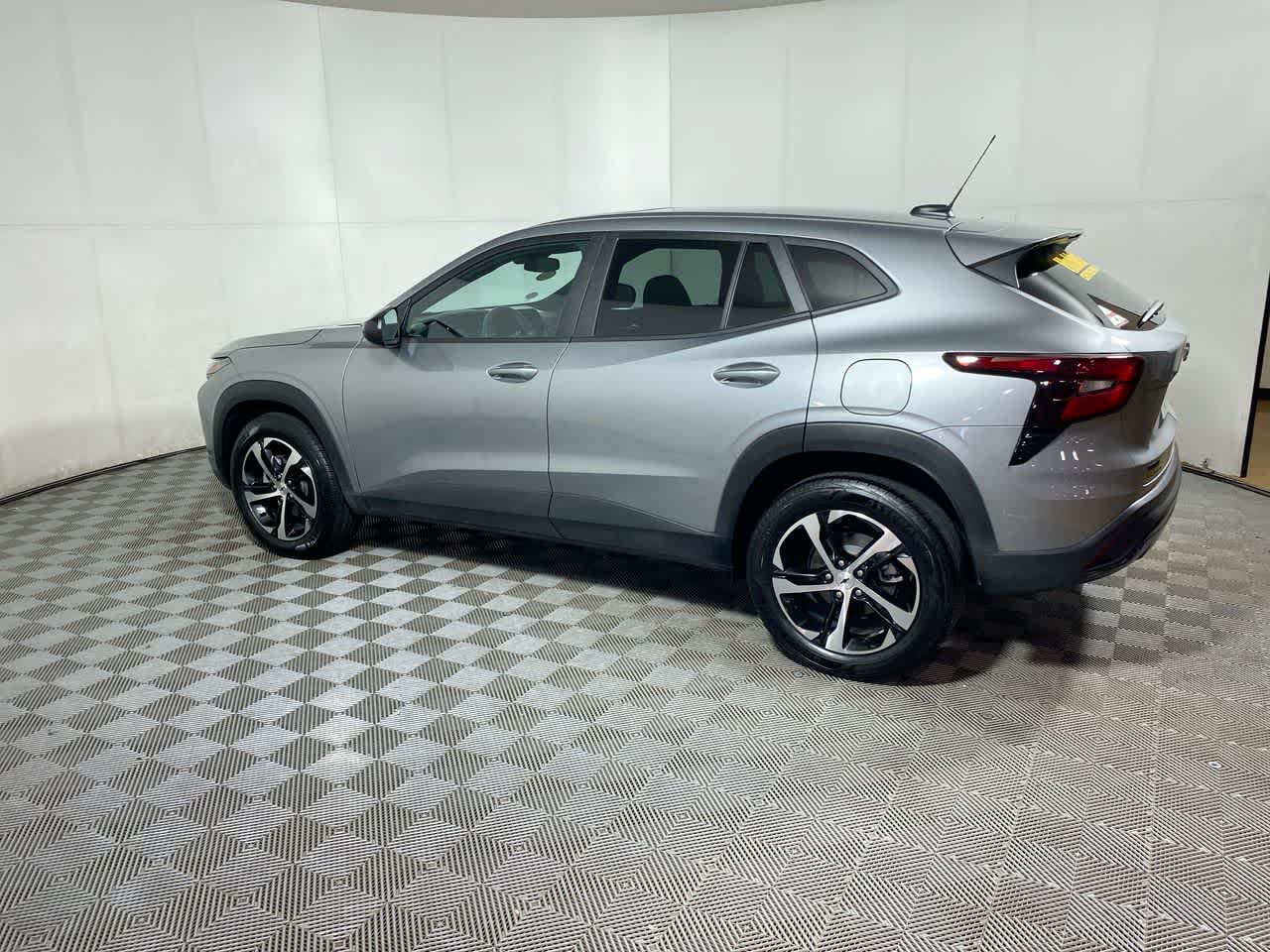 2024 Chevrolet Trax photo 3
