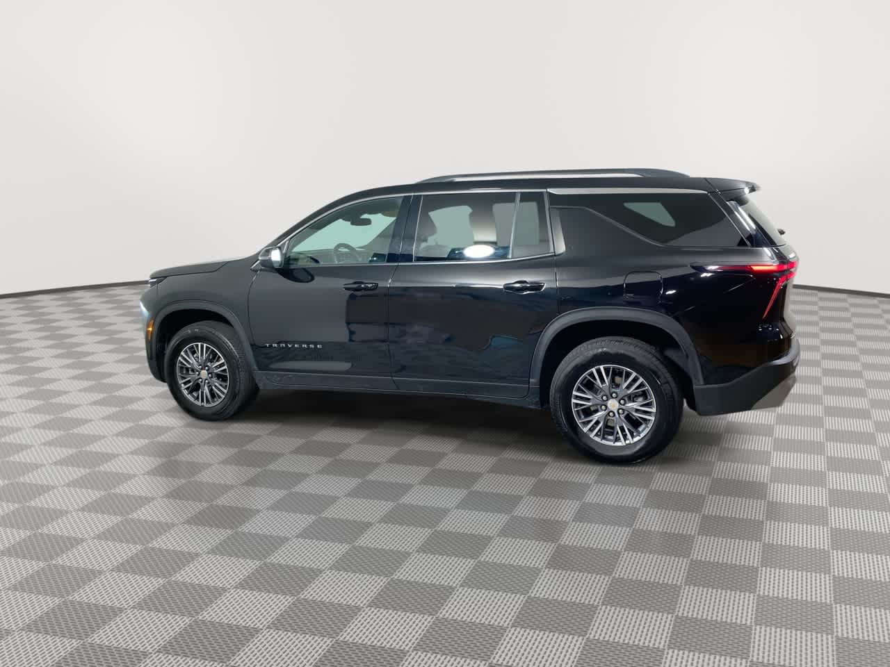 2025 Chevrolet Traverse photo 4