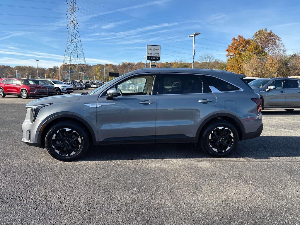 Used 2025 Kia Sorento S SUV