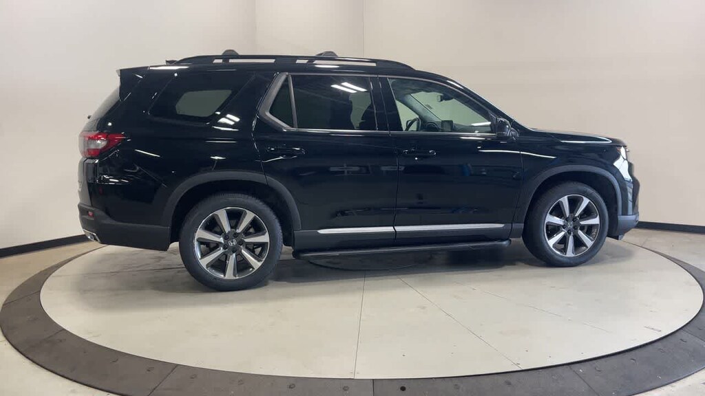 Used 2025 Honda Pilot Elite SUV