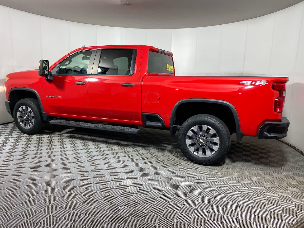 2022 Chevrolet Silverado 2500HD Custom photo 3