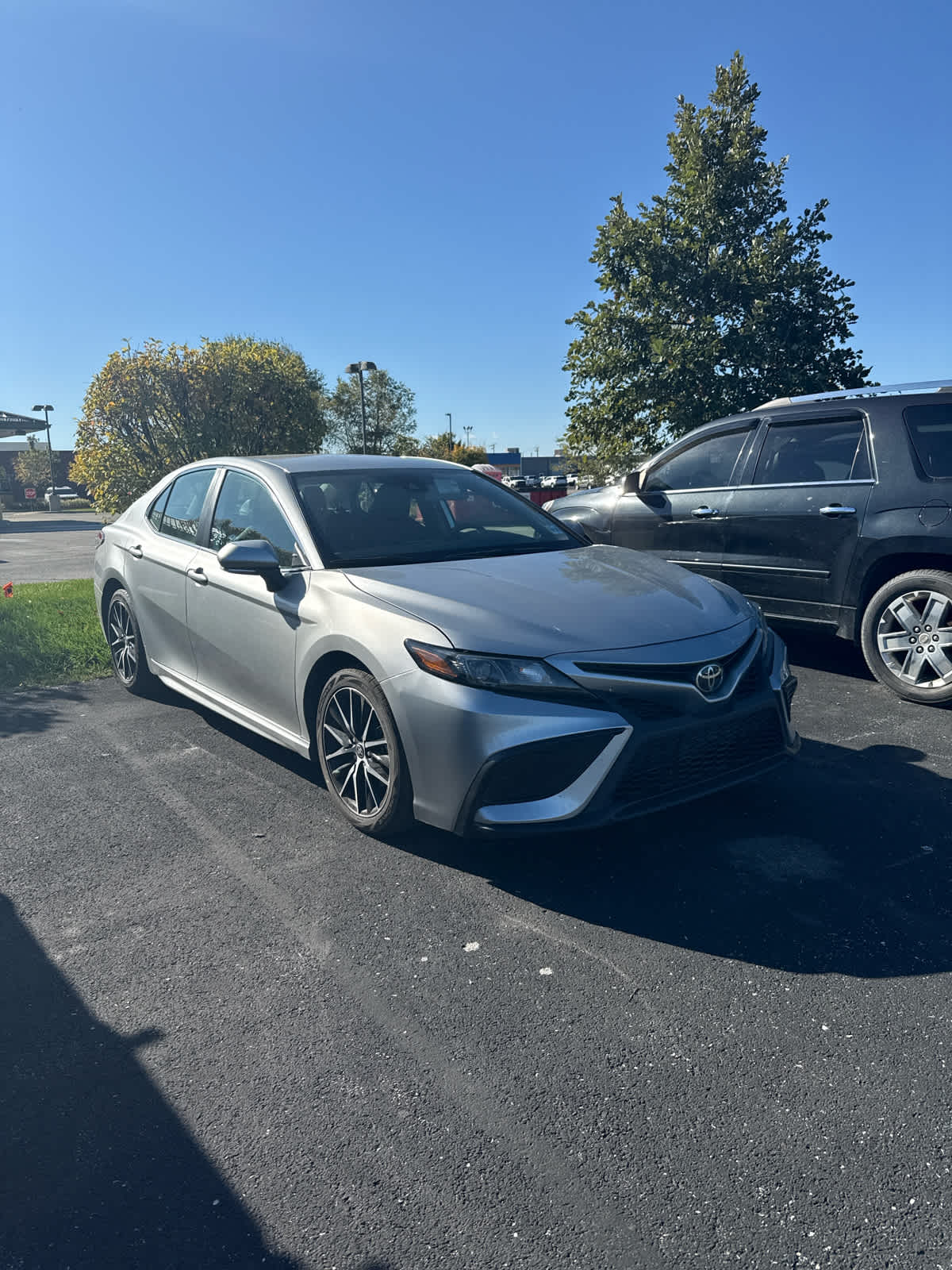 2024 Toyota Camry SE photo 3